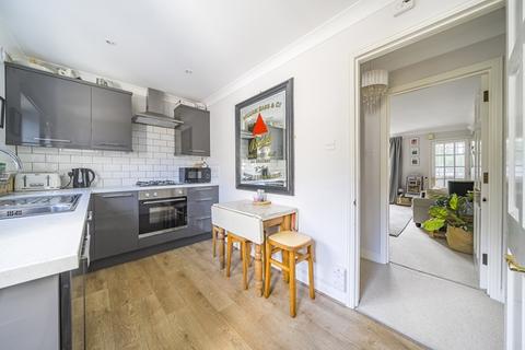 undefined, Three bedroom family home in central Topsham