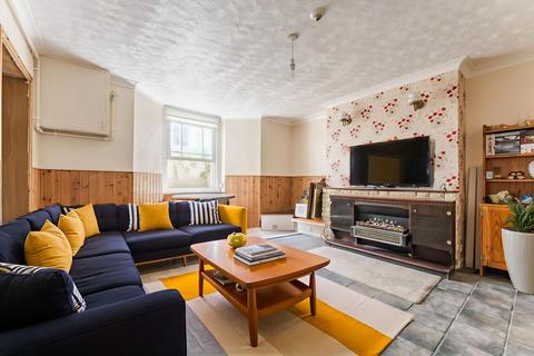 6 bedroom terraced house for sale, Marine Parade, Lowestoft