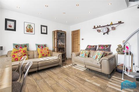 3 bedroom maisonette for sale, The Glade, London, N21