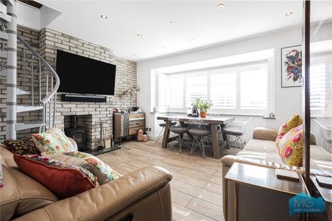 3 bedroom maisonette for sale, The Glade, London, N21