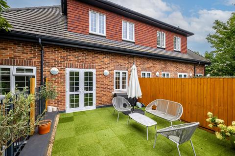 Flat 7, Aston House, 1a West Hill, South Croydon, CR2 0SB