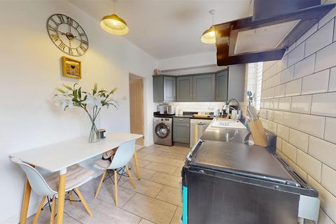 3 bedroom terraced house for sale, Longfield Avenue, Northowram, Halifax