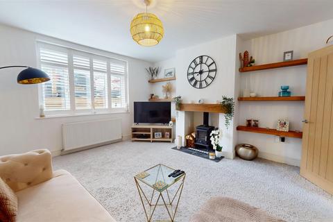 3 bedroom terraced house for sale, Longfield Avenue, Northowram, Halifax