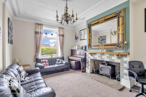 3 bedroom detached house for sale, Burnley Road, Edenfield