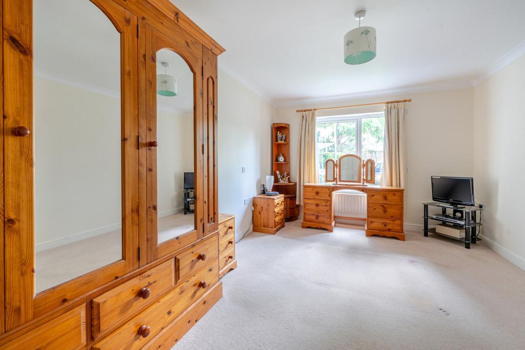 1332483-6-688a0bb...