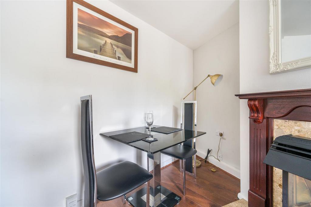 Lounge/dining room
