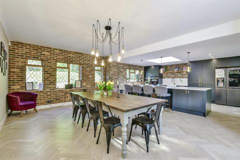 undefined, Warren Lane, Stanmore