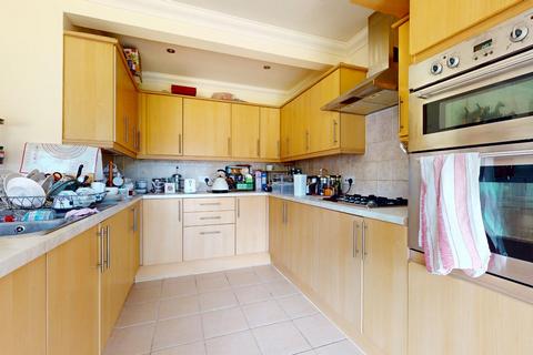 2 bedroom detached bungalow for sale, Beltana Drive, Kent, DA12 4BS