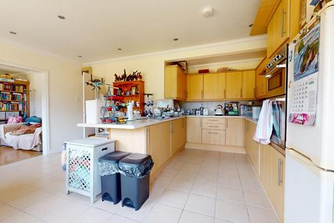 2 bedroom detached bungalow for sale, Beltana Drive, Kent, DA12 4BS