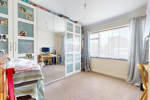 2 bedroom detached bungalow for sale, Beltana Drive, Kent, DA12 4BS