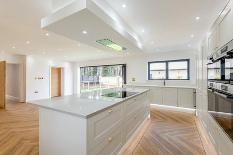 5 bedroom detached house for sale, Oak Lane, Upchurch, Kent