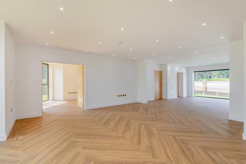 5 bedroom detached house for sale, Oak Lane, Upchurch, Kent
