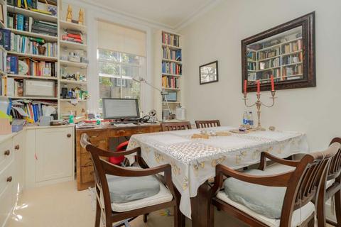 3 bedroom flat to rent, Burnaby Street, London SW10