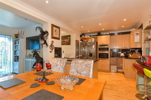 3 bedroom terraced house for sale, Chapel Street, Minster-On-Sea, Sheerness, Kent