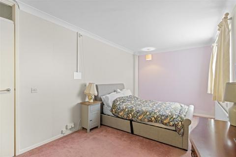 1 bedroom flat for sale, Brookside Avenue, Polegate BN26