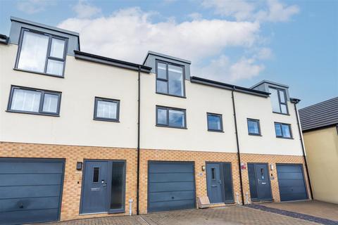 4 bedroom terraced house for sale, Willow Way, Ellington, Morpeth