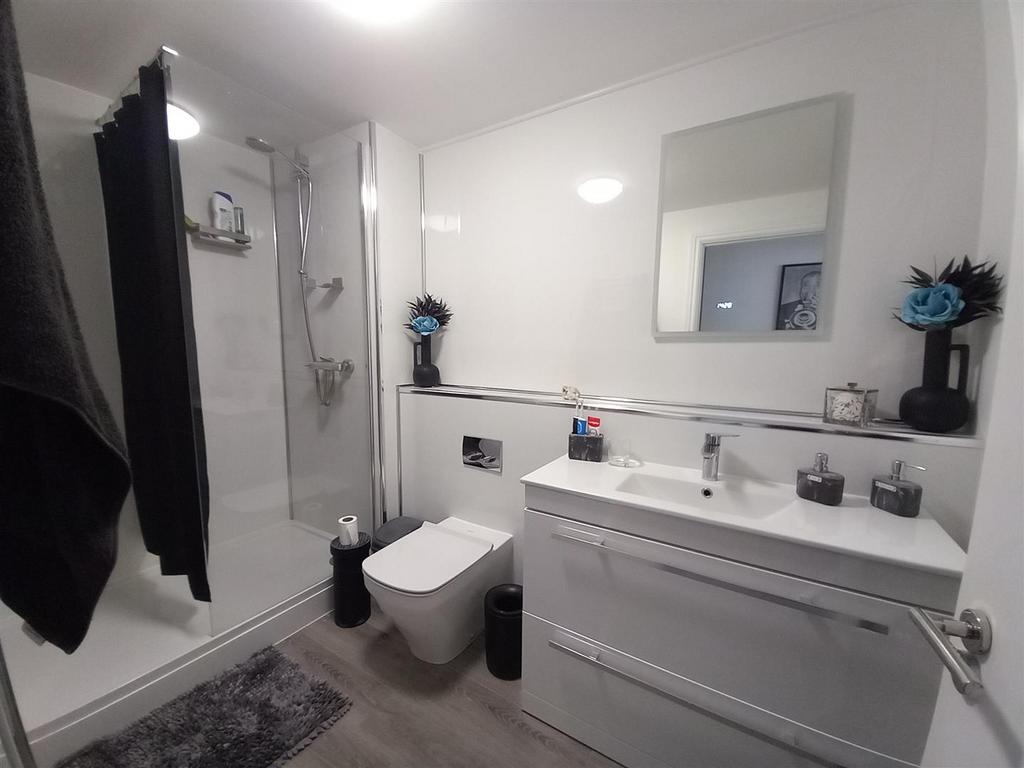 Apartment 11 Shower Room.jpg