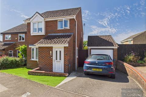 3 bedroom detached house for sale, Sussex Road, Bury St. Edmunds IP32