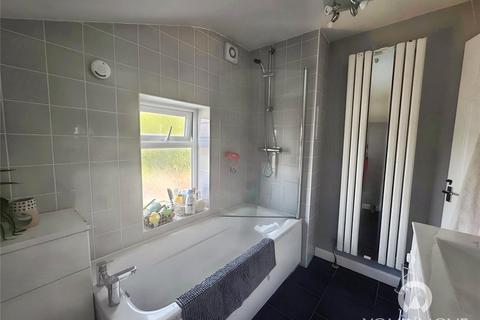 2 bedroom terraced house to rent, Coombe Road, Kent DA12