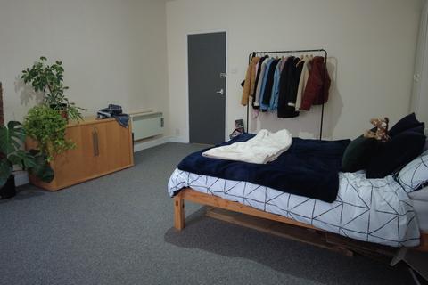 undefined, Student Housing, Lincoln LN5