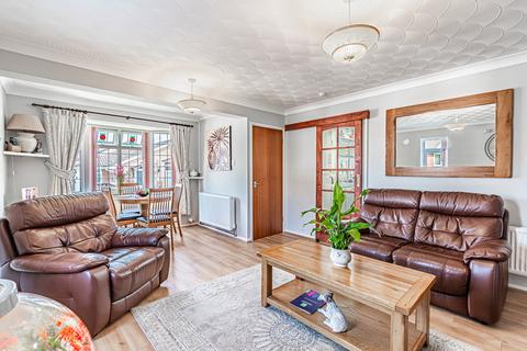 18 Brynderwen, Cilfynydd, Pontypridd, CF37 4EX