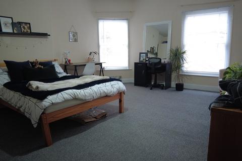 undefined, Student Housing, Lincoln LN5