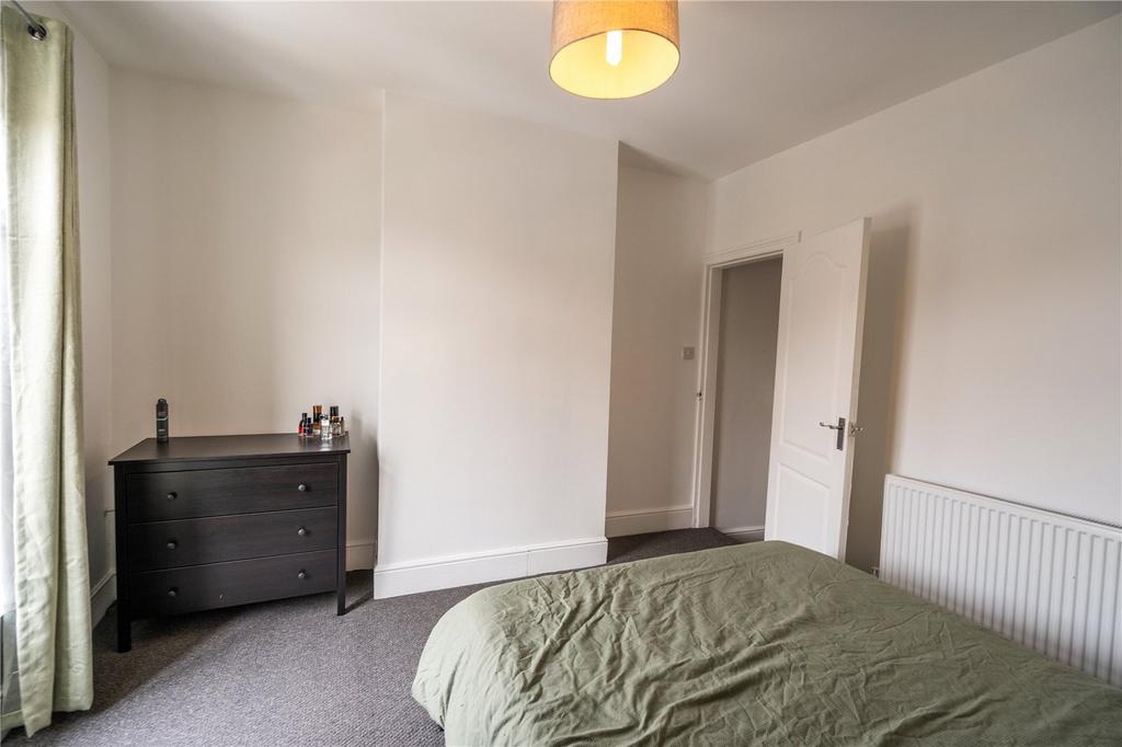 Bedroom 1 (2)