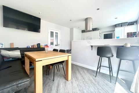 18 Eton Close, Dudley, DY3 1BU