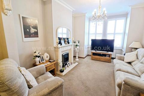 4 bedroom semi-detached house for sale, Rochford Avenue, Westcliff On Sea