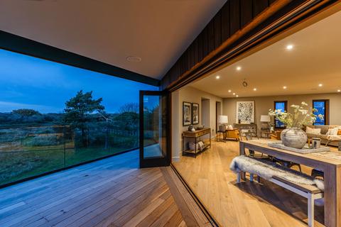 undefined, Chain Free Home with a Distinctive Design on Norfolk’s Shore in Holme-next-the-Sea