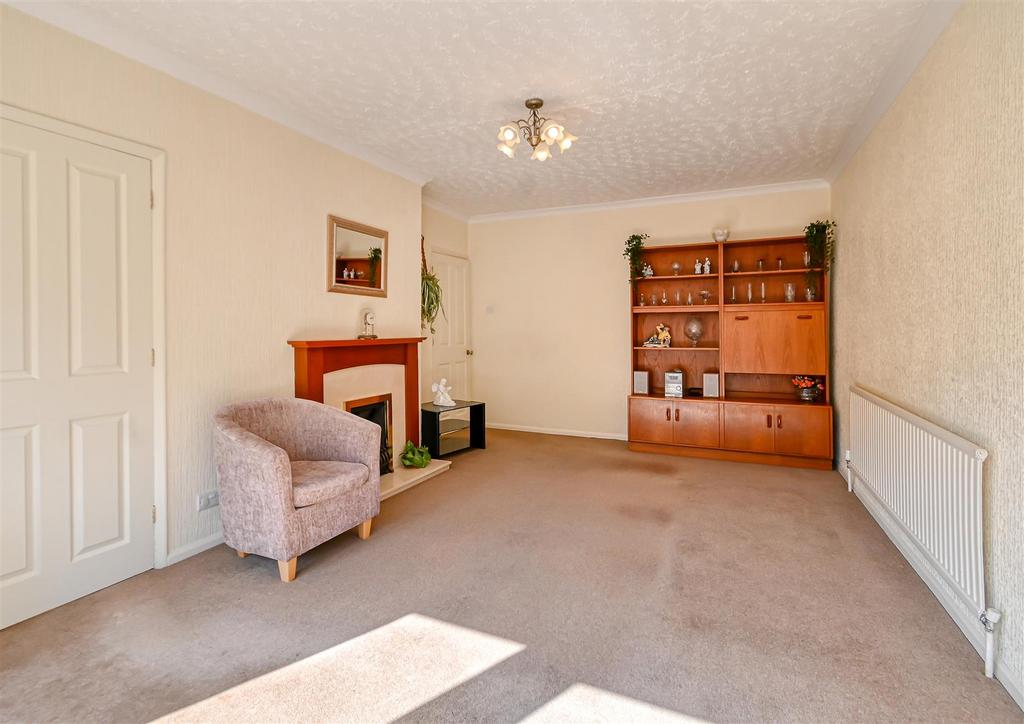 15 Lodge Lane-11.jpg