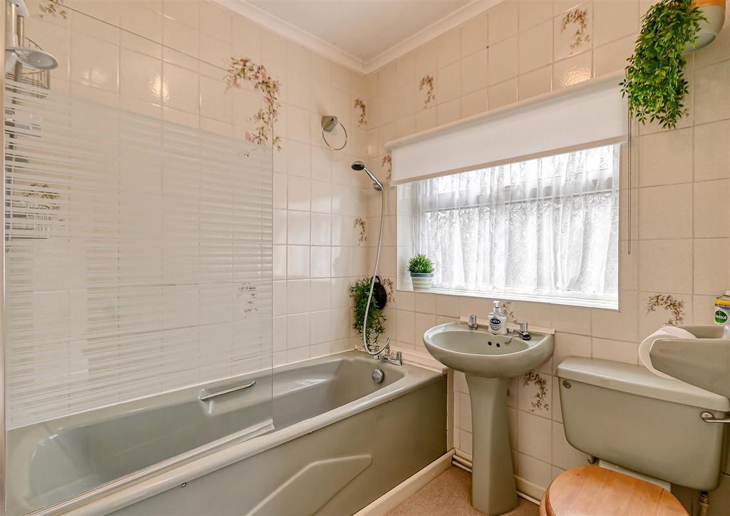 15 Lodge Lane-16.jpg