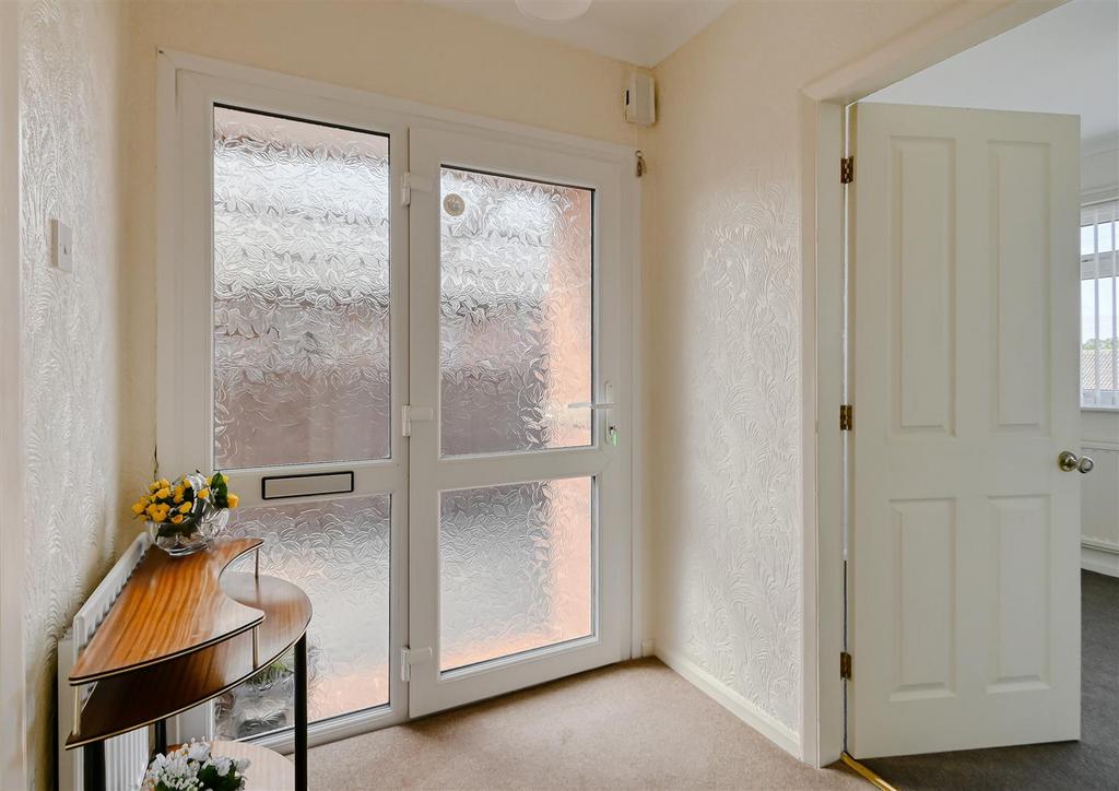 15 Lodge Lane-14.jpg