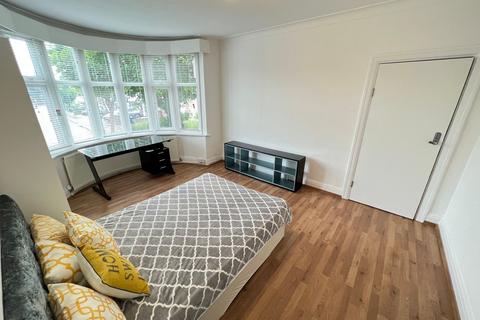 5 bedroom house to rent, Southfields, London NW4
