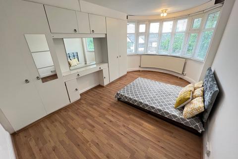 5 bedroom house to rent, Southfields, London NW4