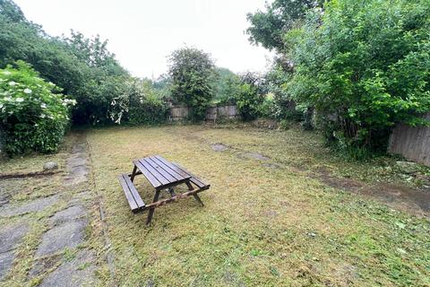 5 bedroom house to rent, Southfields, London NW4