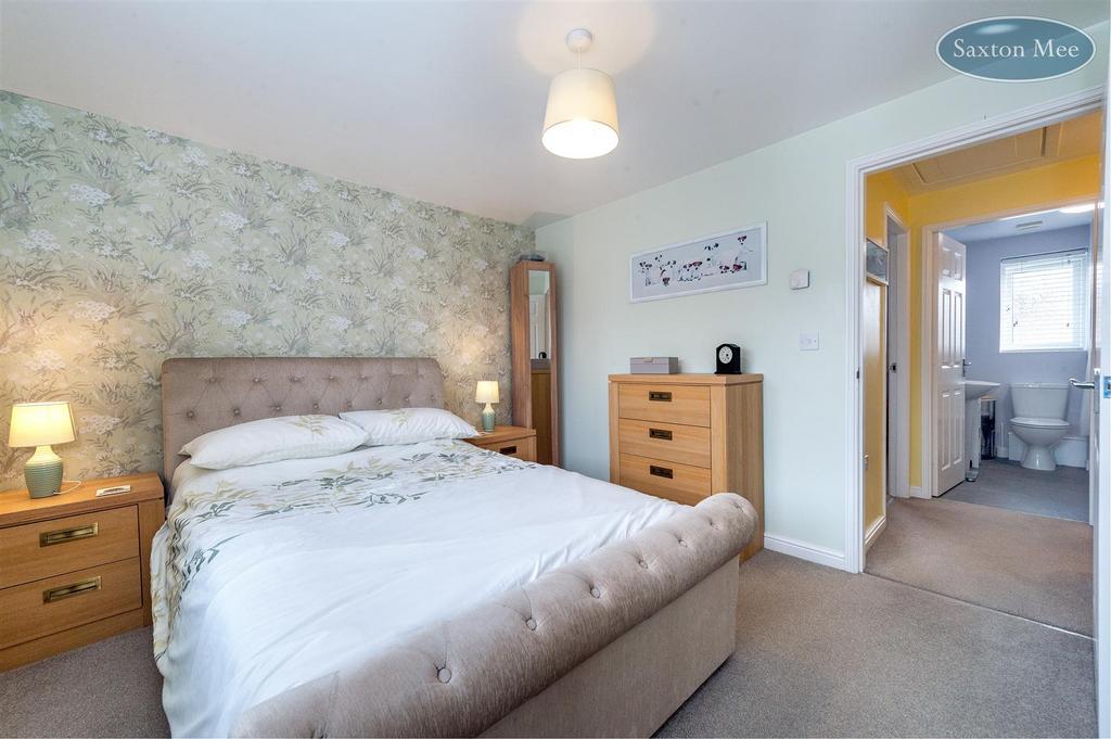 Crag Hill - bedroom 1 0011.jpg