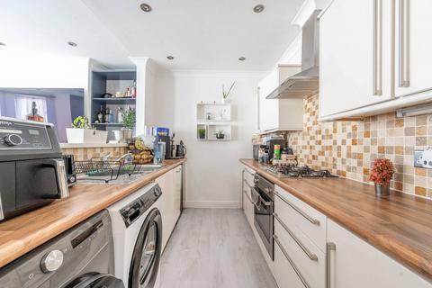 2 bedroom flat for sale, Headstone Road, Harrow, HA1