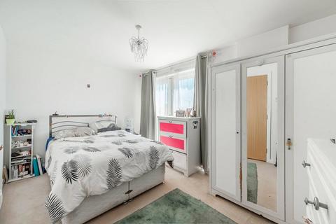 undefined, Headstone Drive, Harrow, HA1