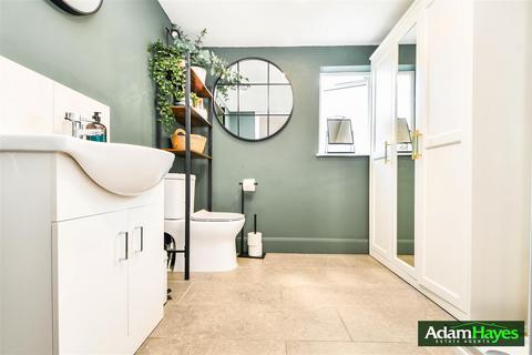 54 Brunswick Crescent, London, N11 1EB