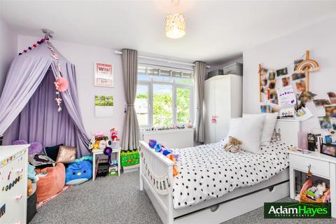 54 Brunswick Crescent, London, N11 1EB