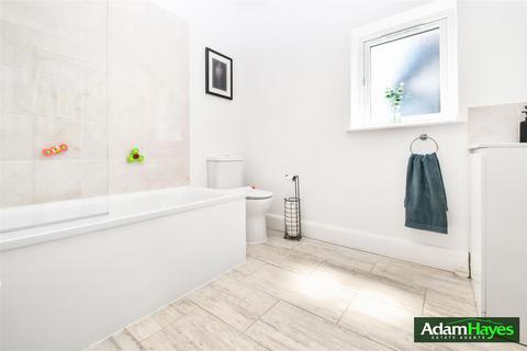 54 Brunswick Crescent, London, N11 1EB