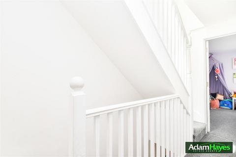 54 Brunswick Crescent, London, N11 1EB