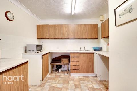1 bedroom retirement property for sale, Riverdene Road, Ilford