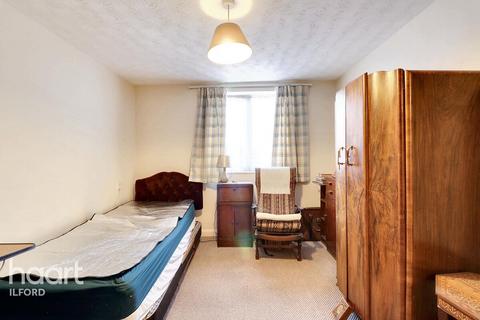 1 bedroom retirement property for sale, Riverdene Road, Ilford
