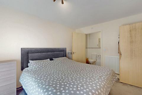 2 bedroom flat to rent, Phoenix Court, Chertsey Road, Lower Feltham, TW13
