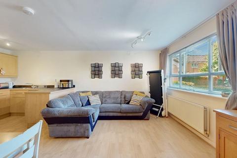 2 bedroom flat to rent, Phoenix Court, Chertsey Road, Lower Feltham, TW13