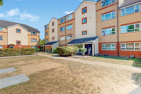 2 bedroom flat to rent, Phoenix Court, Chertsey Road, Lower Feltham, TW13