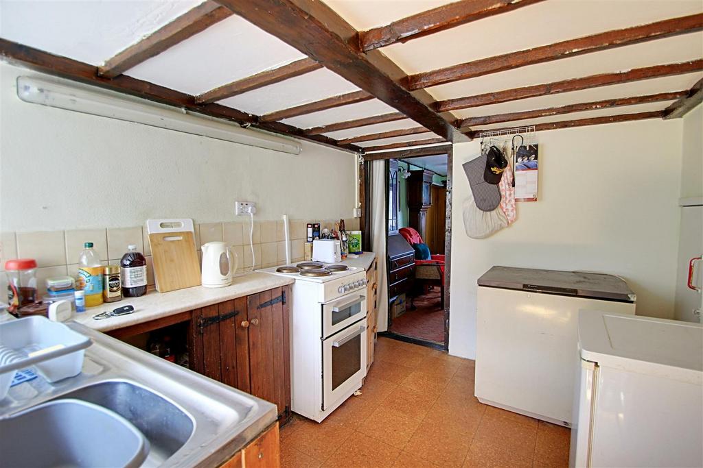 Kitchen 1.jpg