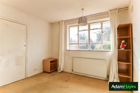48 Hillcourt Avenue, London, N12 8HA